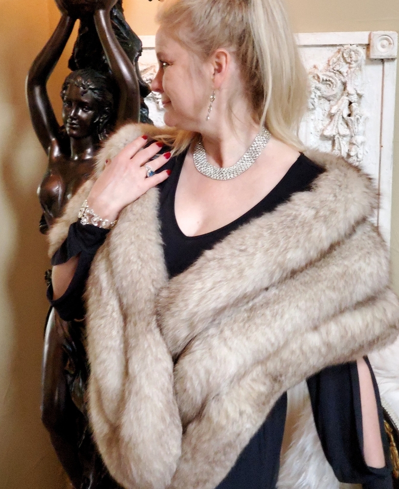 Glamorous Blue Fox Fur Stoll/Wrap